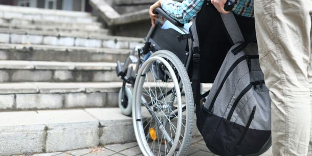 Montascale a pedana per disabili a Bologna